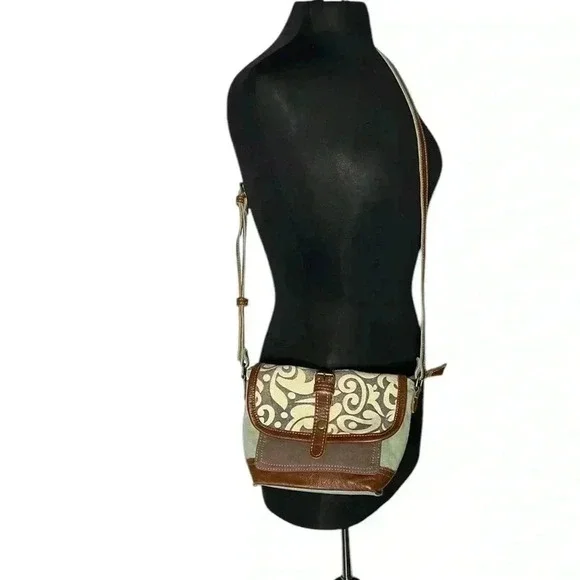 Myra Leaf Print Multicolor Small Cross Body Bag - Picture 3 of 13